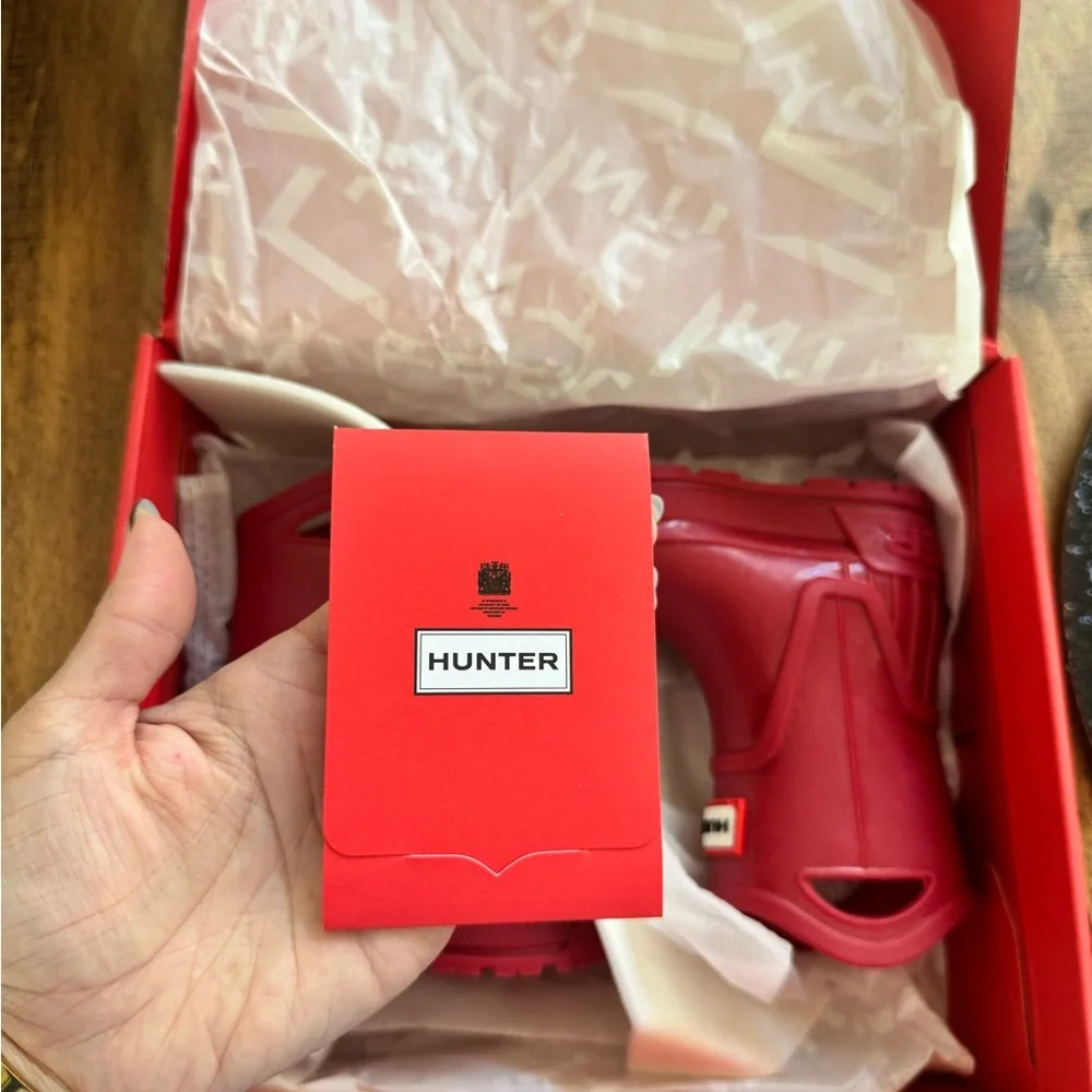 Munster bright red